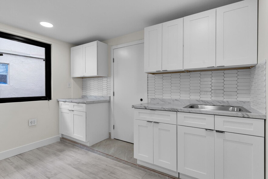 Kitchen Faucet pending, feel free to pick one. - 725 SW 1st Ave