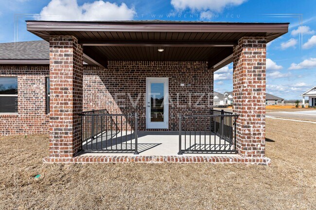 Building Photo - Brand-New 5BR Fairhope Home on Corner Lot with Garage