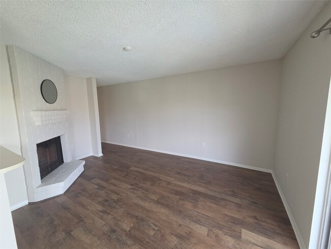 Building Photo - 250 El Dorado Blvd