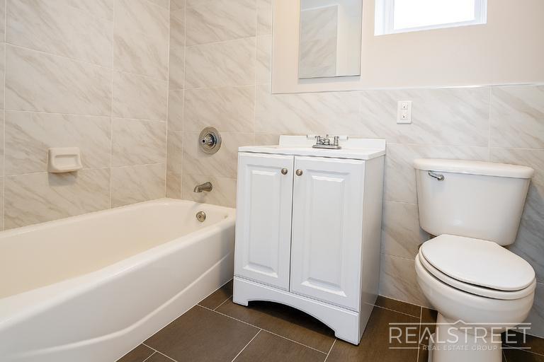 Building Photo - Spacious LOFT in Williamsburg with Private...