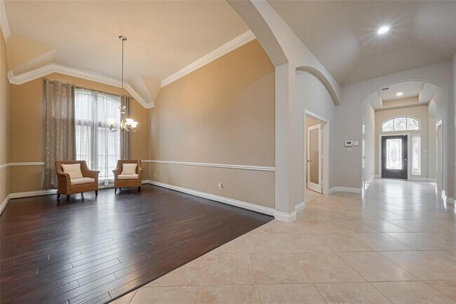 Building Photo - 2722 Park Oak Ct