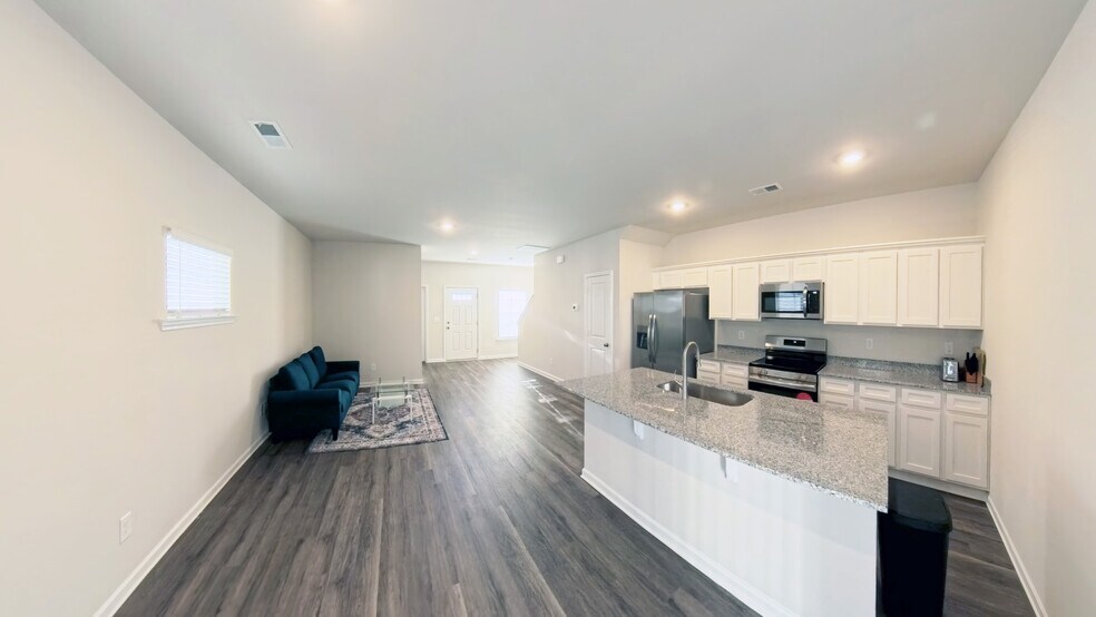 Building Photo - 916 Drake Grove Ln