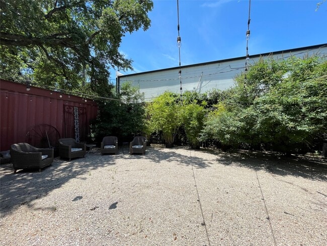 Building Photo - 5911 Winsome Ln