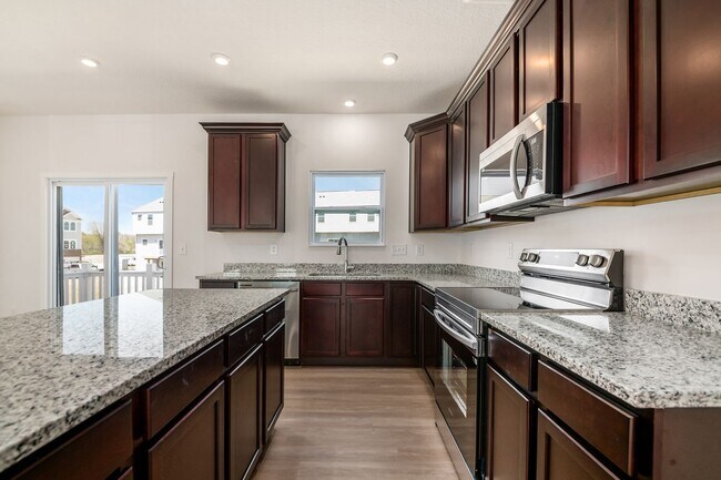 Building Photo - 122 Red Willow Dr