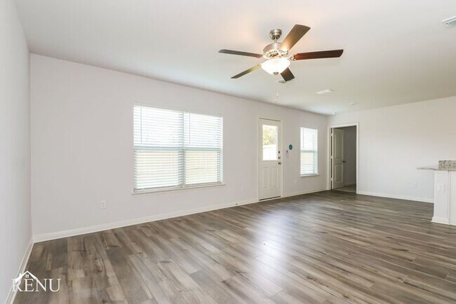 Building Photo - 152 Holster Holw Rd