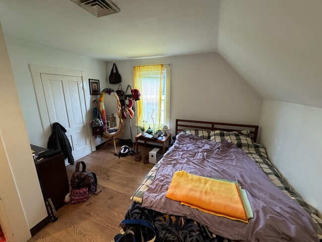 Building Photo - 7 Jay St