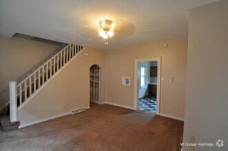 Building Photo - Super Convenient 1 Bedroom in Up & Coming ...