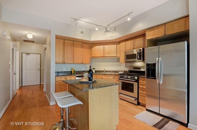 Building Photo - 720 W Randolph St