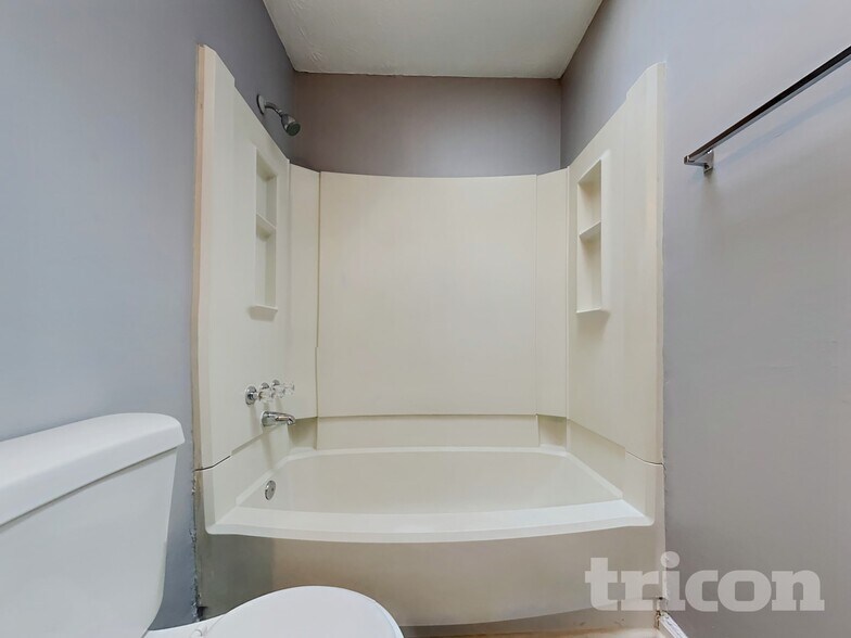 Building Photo - 1372 Inman Ct