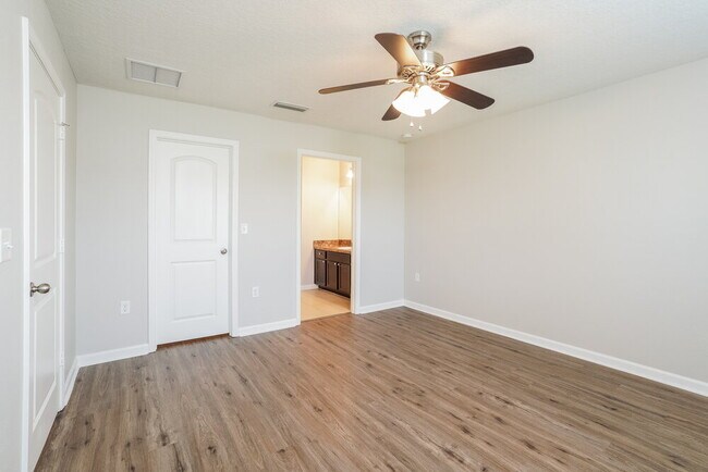 Building Photo - 3229 Hidden Meadows Ct