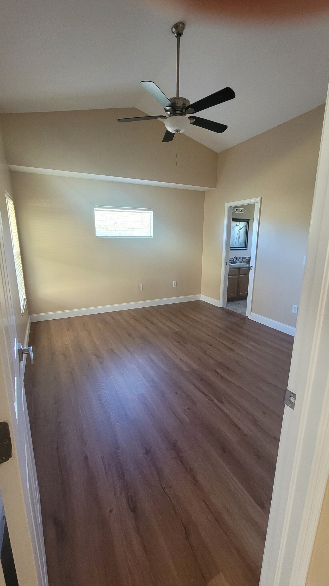 Building Photo - 8241 Crescent Moon Dr