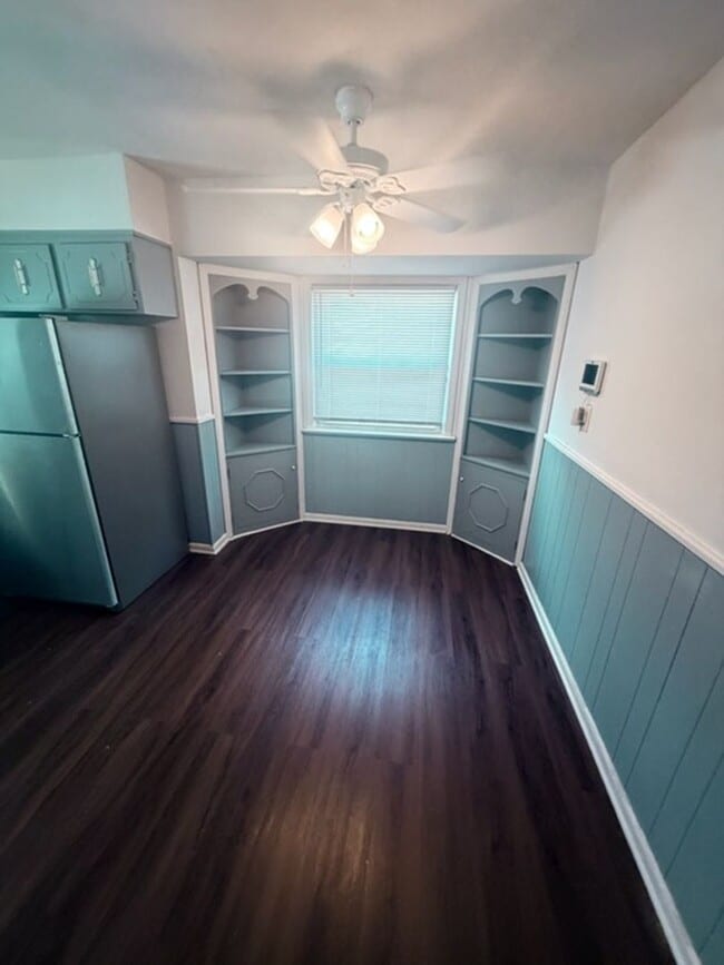 Building Photo - A Single family home with Garage in Garfield Heights
