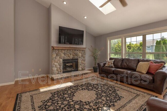 Building Photo - 1617 Legend Cir