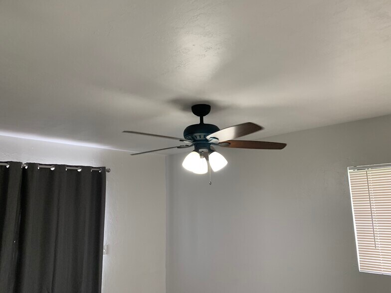 Building Photo - 7380 Albany Rd