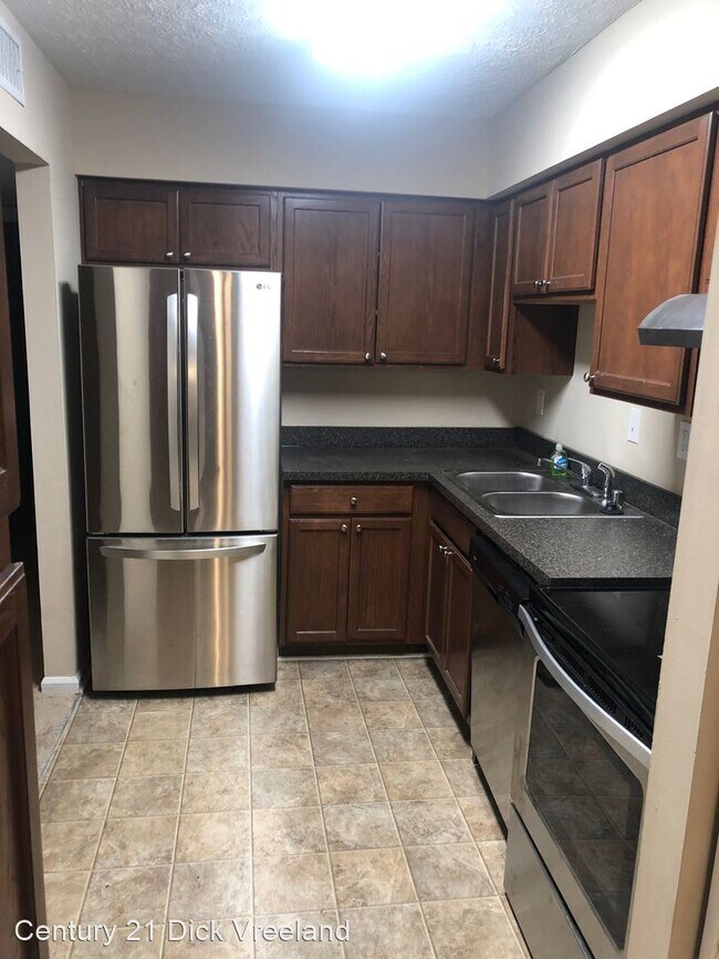 Building Photo - 2 br, 1 bath House - 7084 Wildwood Circle #83