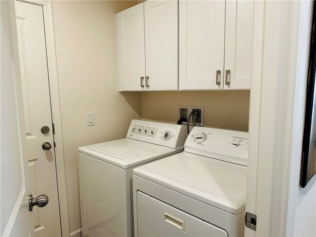 Building Photo - 4658 Reyes Adobe Dr