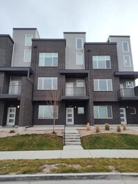 Building Photo - Phenomenal GORGEOUS HOME!!