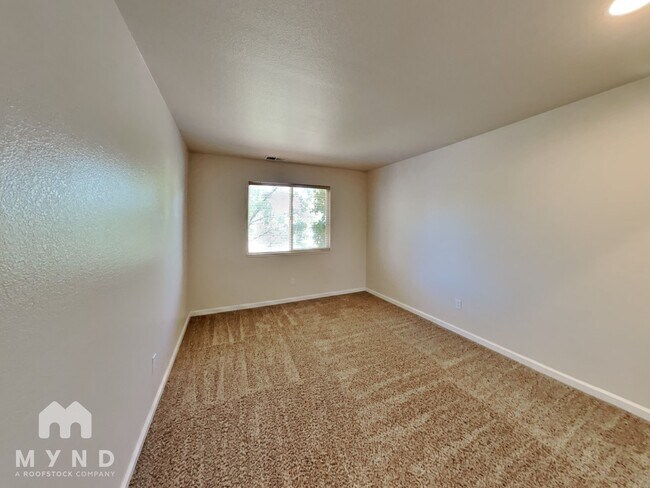 Building Photo - 695 Citadel Rd