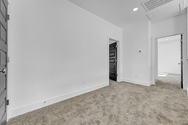 Building Photo - 3012 Alpha Ct