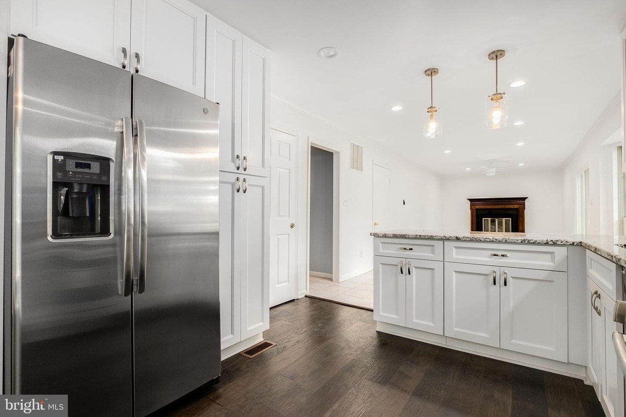 Building Photo - 6124 Valley View Dr