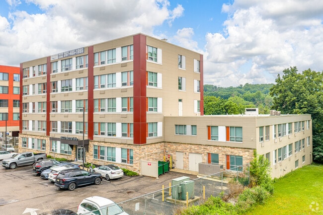 Building Photo - Falls Bridge Lofts