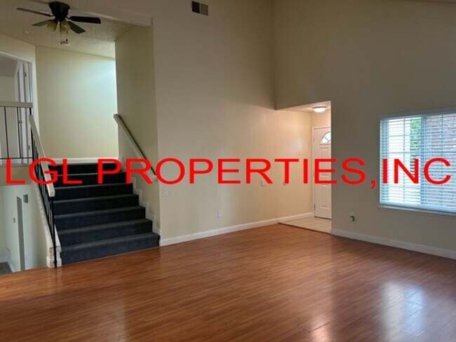 Building Photo - 1470 Pebblewood Dr