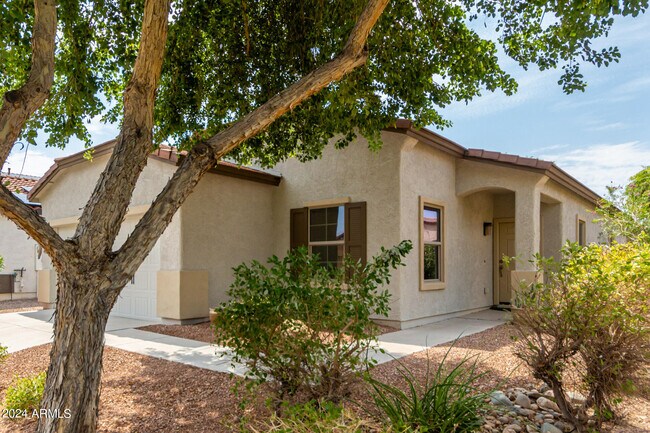 Building Photo - 10847 W Avenida Del Rey