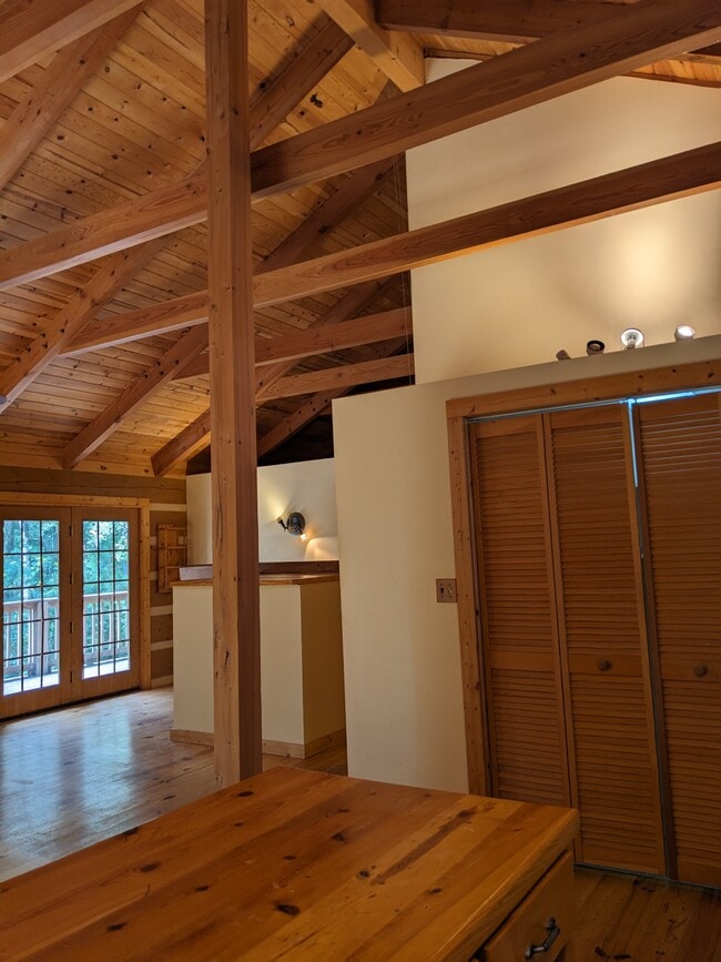 Building Photo - 1601 Bettinger Mountain Rd