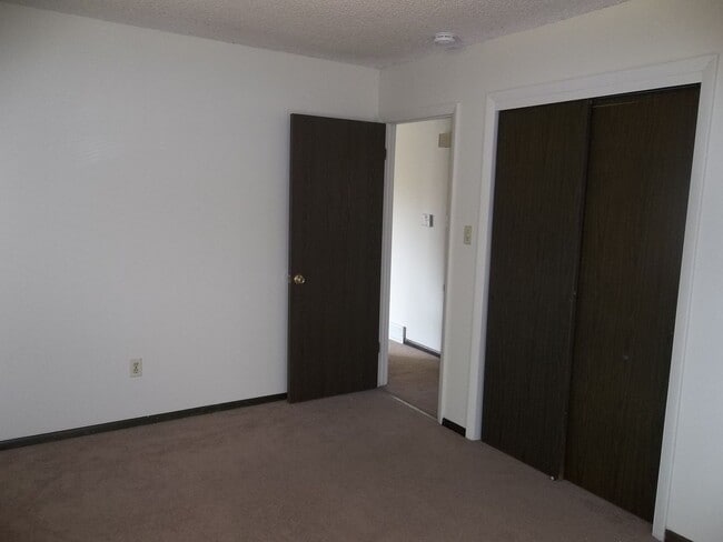 Building Photo - Charming Home Near the Foothills