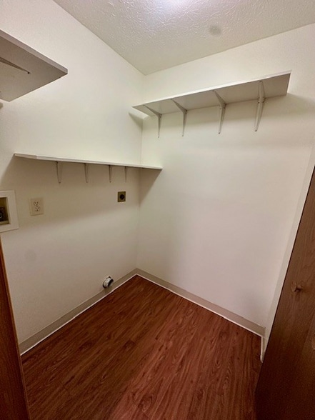 Building Photo - 2253 Hedgerow Road