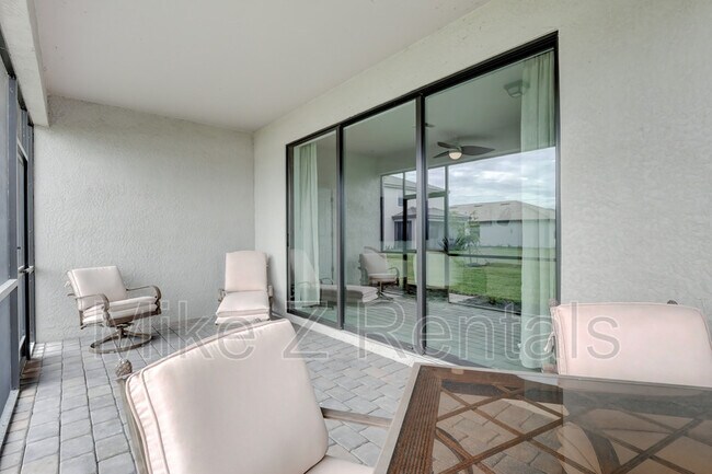 Building Photo - 18315 Ridgeline Dr