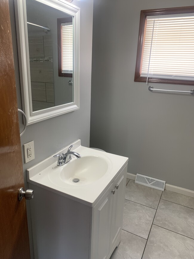 Building Photo - 6328 N 36th Ave