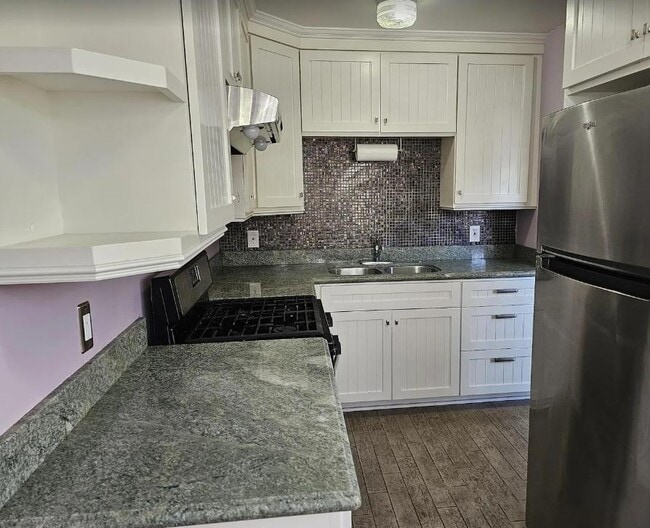 Building Photo - 4906 Dixie Dr