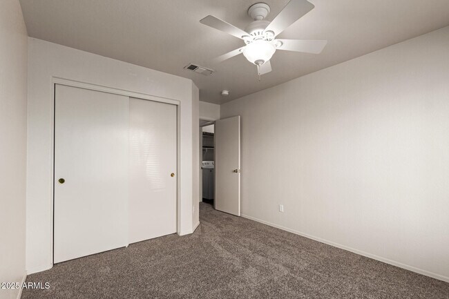 Building Photo - 1793 E Gail Dr