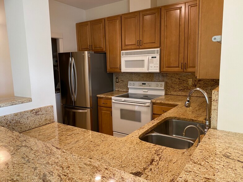 Modern bright kitchen - 10042 Main St