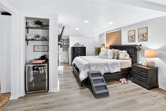 Building Photo - 10903 Parkhurst Dr