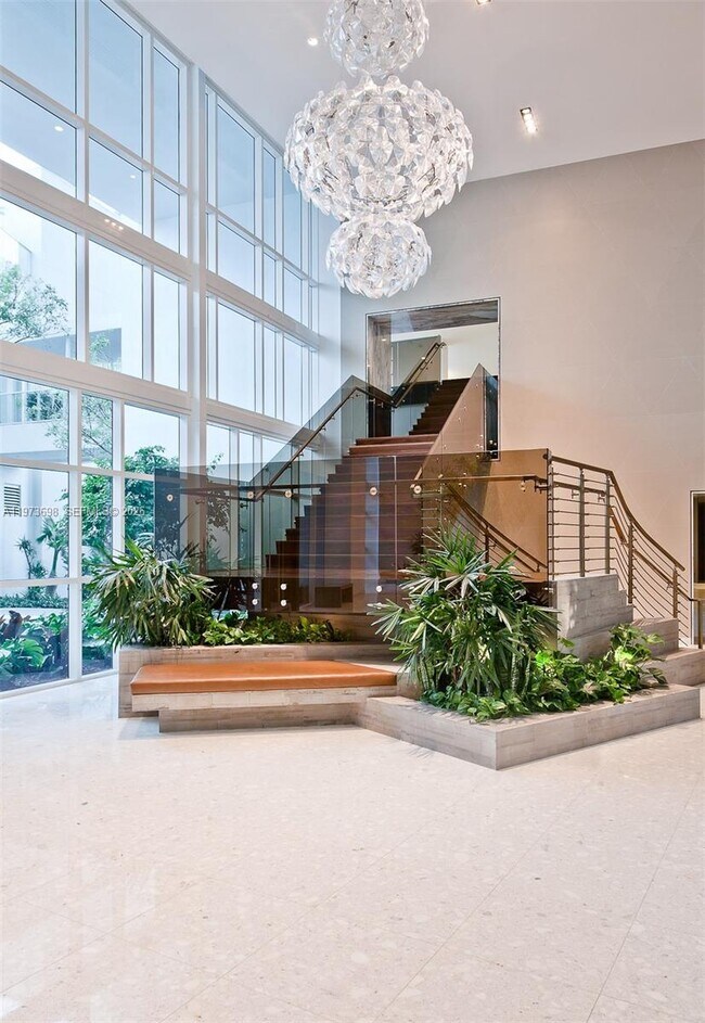 Building Photo - 2020 N Bayshore Dr