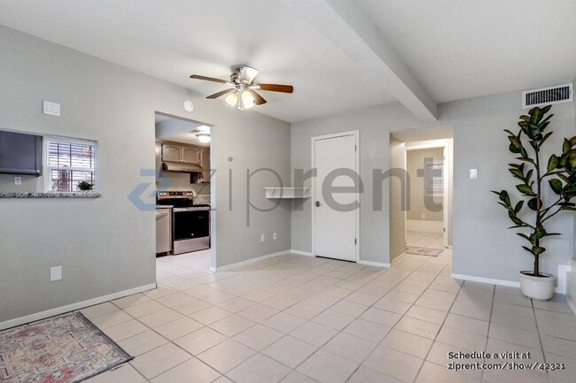 Building Photo - 517 13th St
