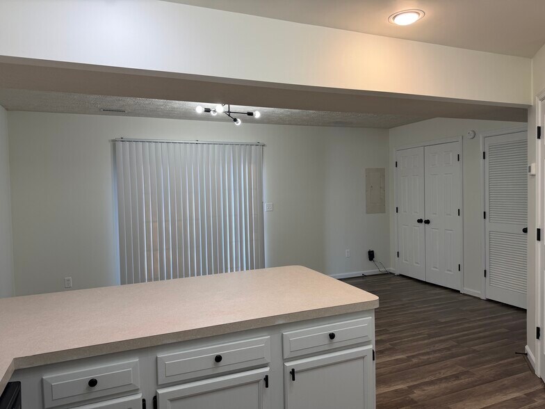 Building Photo - 10904 Coreys Way