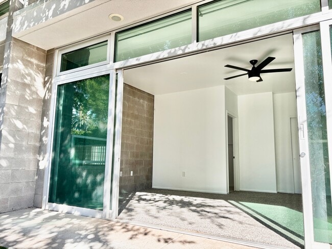 Building Photo - 374 S Farmer Ave