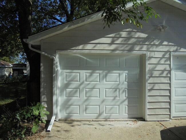 Building Photo - 1808 W Ridgeland Ave