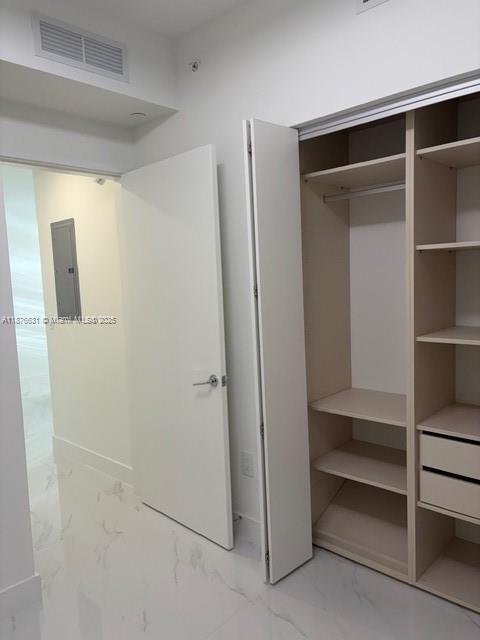 Building Photo - 700 NE 24th St