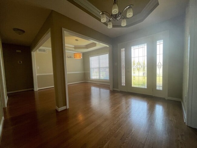 Building Photo - 5BD/4BA Single Family Home