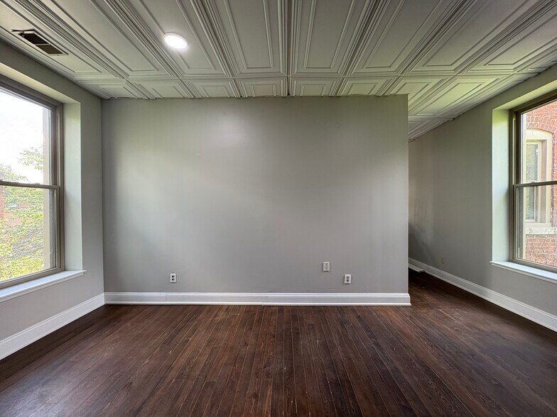 Living Room - 1641 E Michigan St