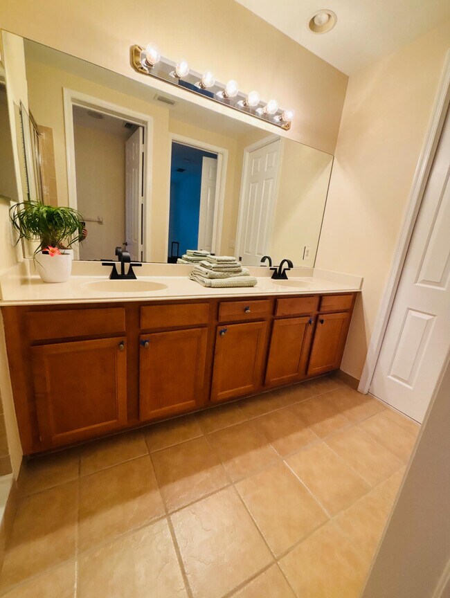 Building Photo - 113 Evergrene Pkwy