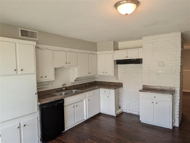 Building Photo - 4800 Dunlap Dr