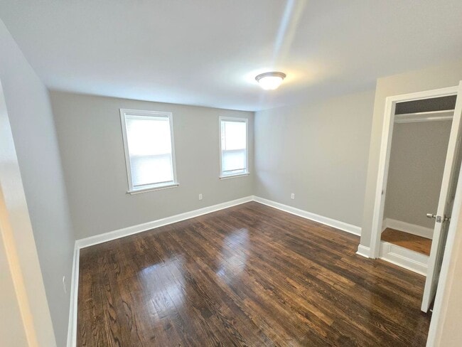 Building Photo - Beautiful 1 Bedroom w/ Den town home located in Dundalk.