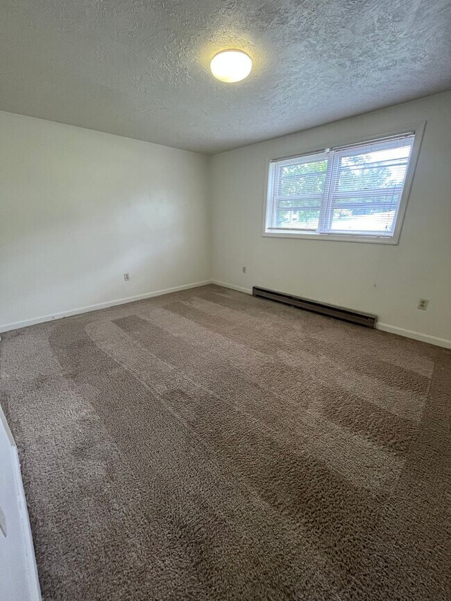 Building Photo - 207 Broce Dr