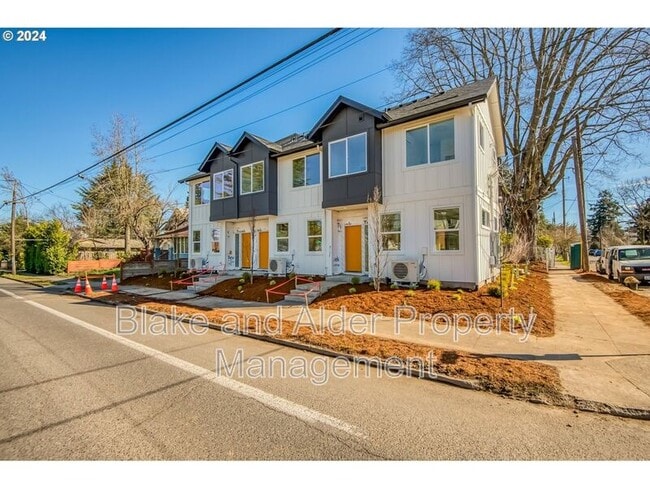 Building Photo - 5221 SE Boise St