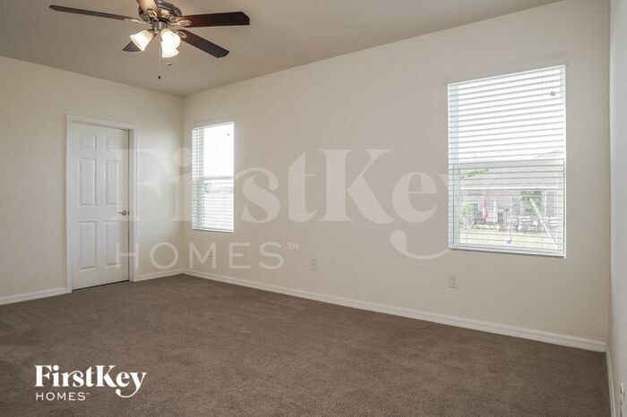 Building Photo - 440 NW 15th Terrace